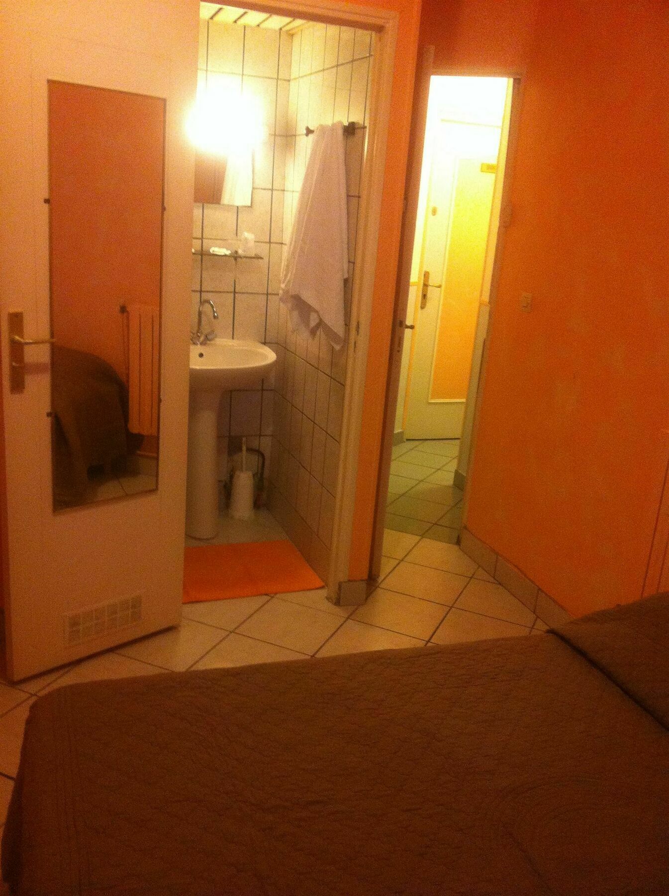 ฮิโปเทล ปารีส มงต์มาร์ต Hotel ภายนอก รูปภาพ